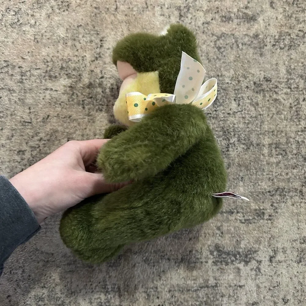 Mary Meyer Vtg 1996 Croaking Wide Mouth Green Frog Plush Stuffed Animal W/ Bow